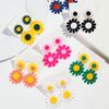Boho Bunte Acryl Sonnenblumen Ohrringe für Damen 2026 Trendige Geometrische Gänseblümchen Blume Lange Hängeohrringe Süßer Einfacher Schmuck Geschenke