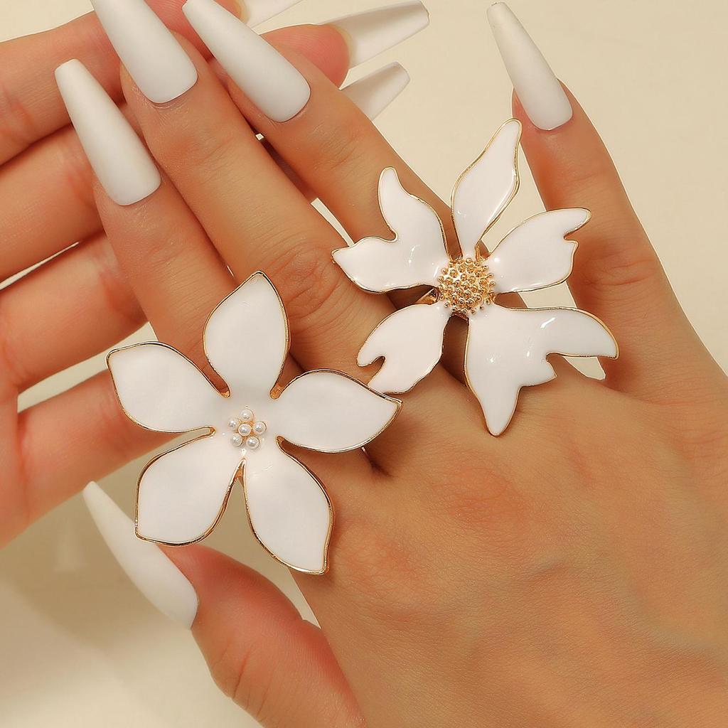 Fashion Exaggerated Dripping Oil Stereoscopic Alloy White Five Petal Flower Opening Ring