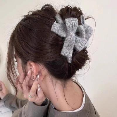 Pince à cheveux en peluche avec nœud tricoté simple épingle à cheveux en laine couleur unie Barrettte pour femmes
