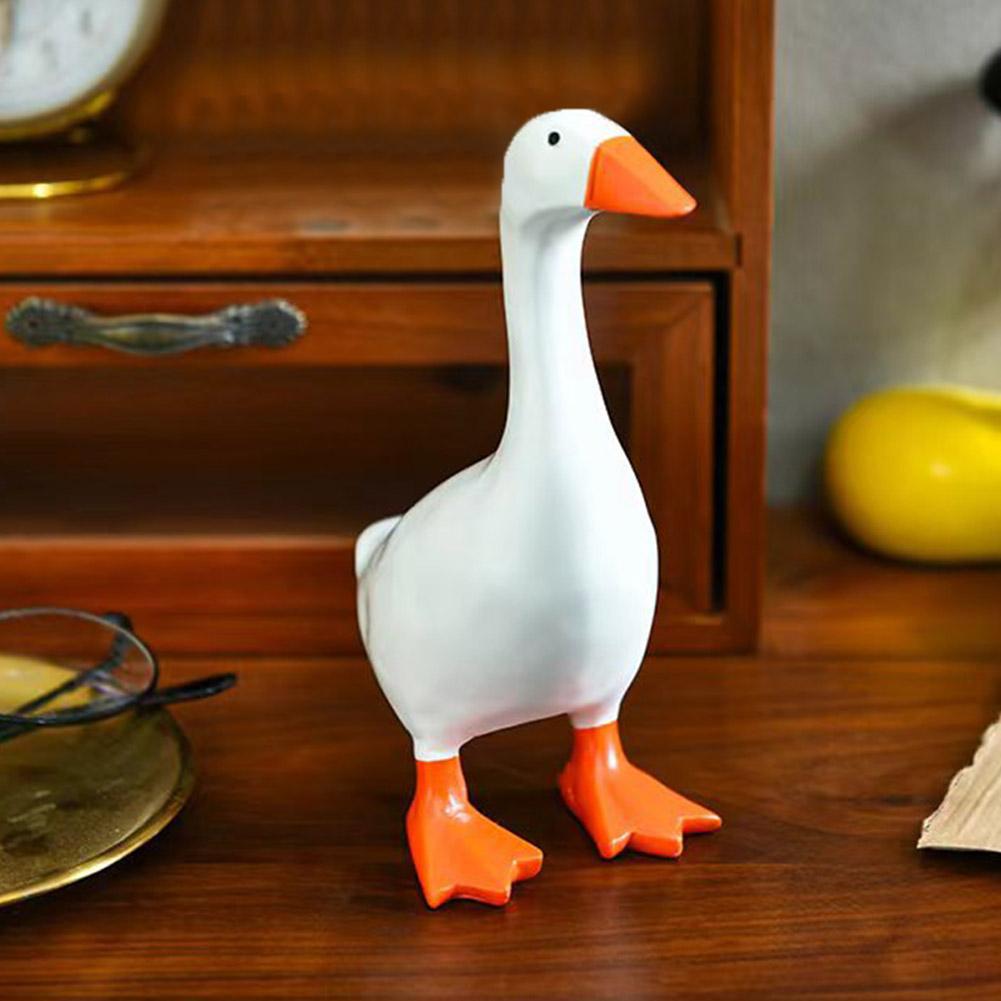 Magnetic Goose Keychain Holder Entry Door Key Hanging Home Decoration Resin Goose Sculpture Home Tool Holder Magnet Ornament