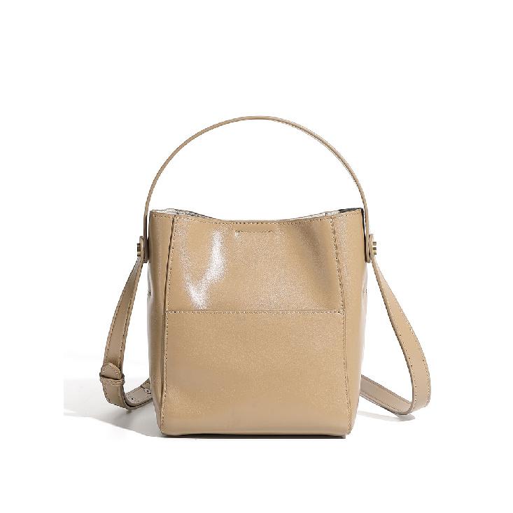 New vintage vegetable-tanned leather shoulder bag, commuter handbag, bucket bag, genuine leather women's bag, large-capacity leather tote bag