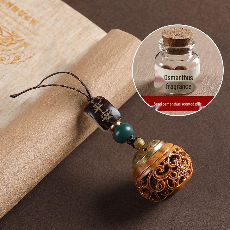 Green Sandalwood Vintage Hollow Sachet Keychain Aromatherapy Pendant
