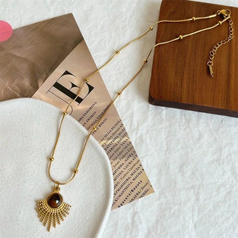 HangZhi 2021 Ny koreansk vintage vanndråpestjerne rund bjørn Oval anheng Halskjede Geometrisk gullfarge titanstål smykker