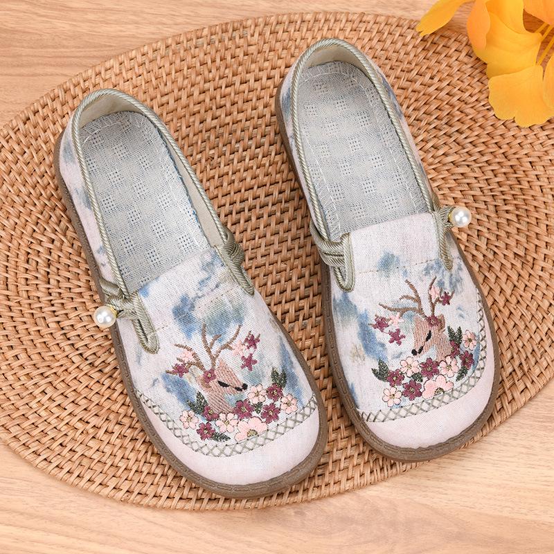 Women's Versatile Spring Ethnic Embroidered Cloth Shoes - Hanfu & Casual Styles