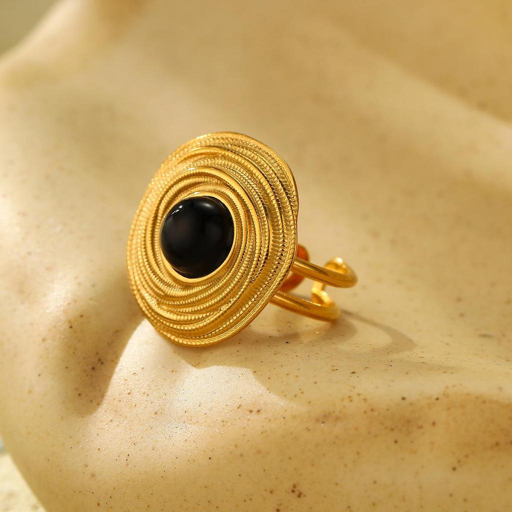 Evropsko-americký retro luxusní nastavitelný prsten Oko Horovo pro ženy