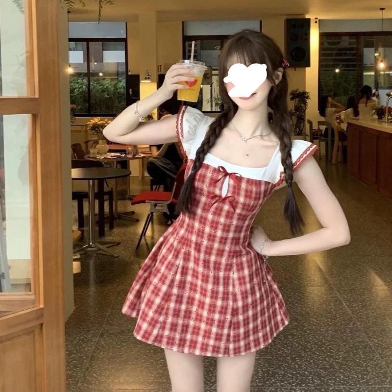 Elegant Retro Red Plaid Puff Sleeve Princess Dress - Slimming & Perfect for Petites