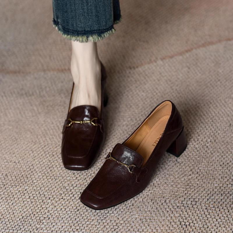 Supermjuka~ fårskinn tjock klack enspänne damskor fyrkantig tå vår och höst nya mellanhög klack brun läder