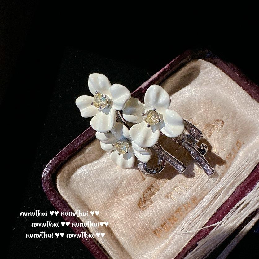 Mermaid Tears Cream Rose Gem Brooch, Monet Garden, 18K Gold Plated, Fritillary Flower Water Drop Zircon Brooch