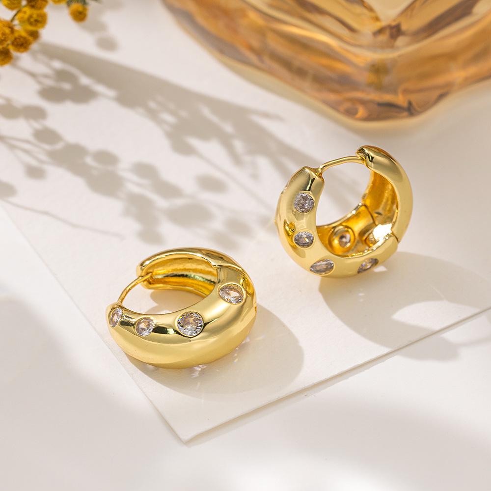2026 Spring Elegant Water Drop Rhinestone Stud Earrings for Women - Luxurious European and American Style.