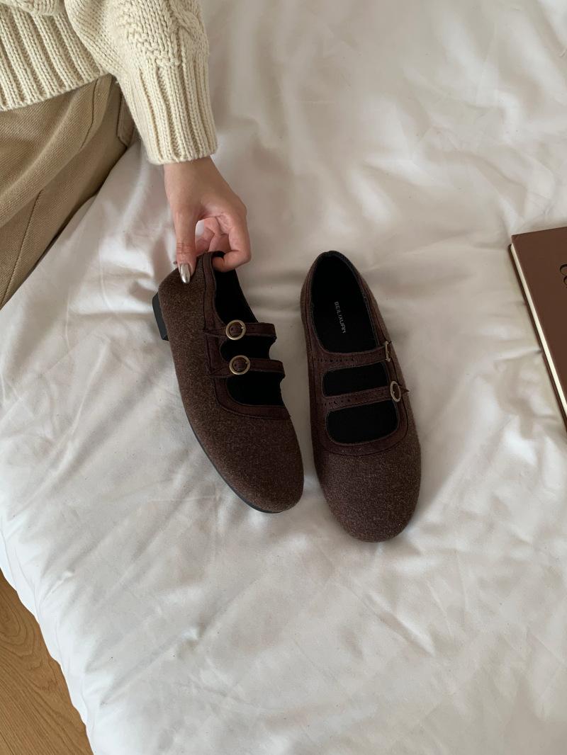 

Premium retro double-breasted woolen Mary Jane shoes women s 2025 autumn and winter new versatile flat single shoes grandma shoes 39 темно-коричневого