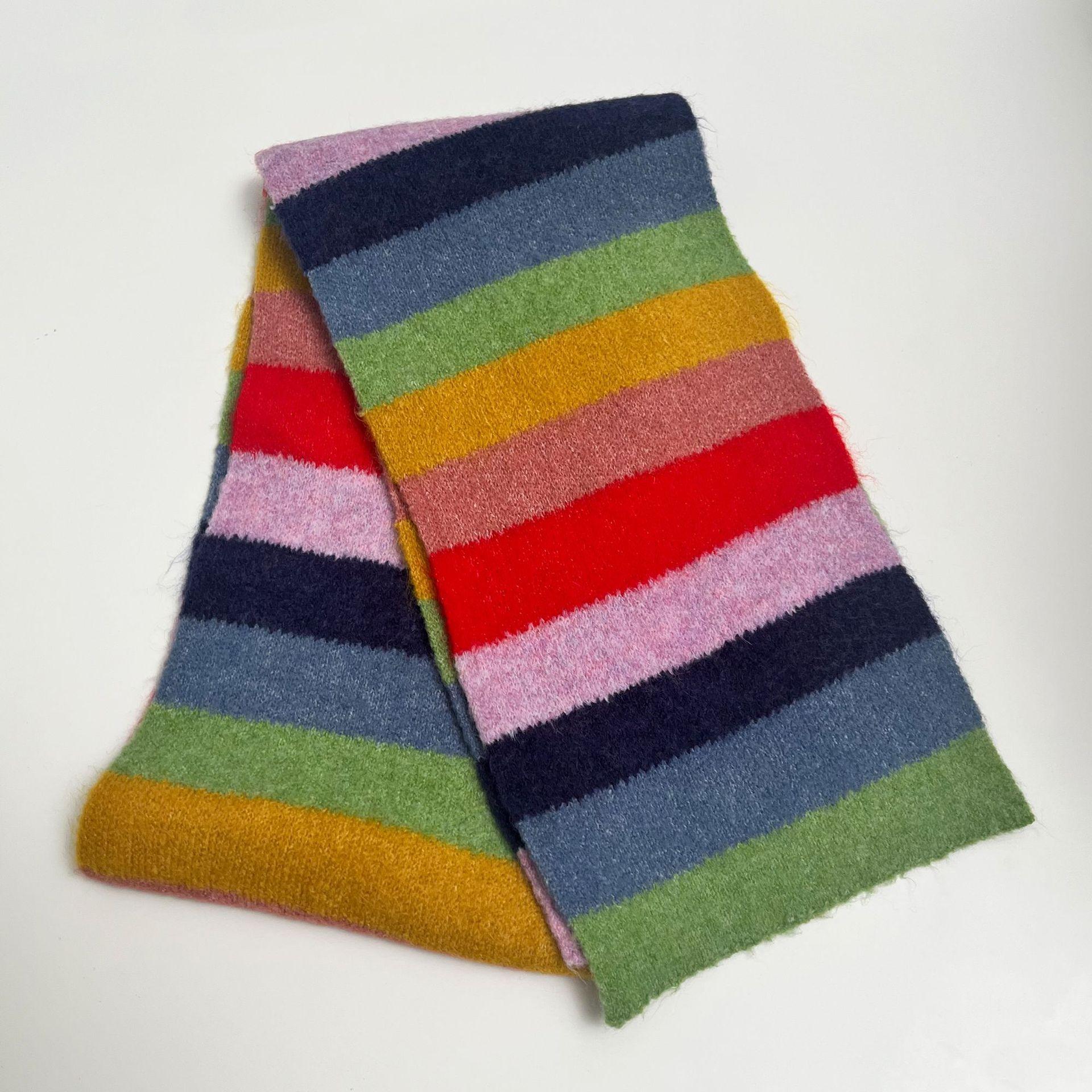 

Gentle atmosphere, warm and versatile contrasting colors, striped wool knitted scarf, female autumn and winter couple scarf