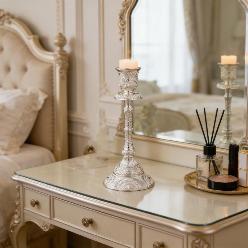 Elegant European Engraved Pattern Taper Candle Holders Antique Metal Candlestick Candelabra For Table Centerpieces