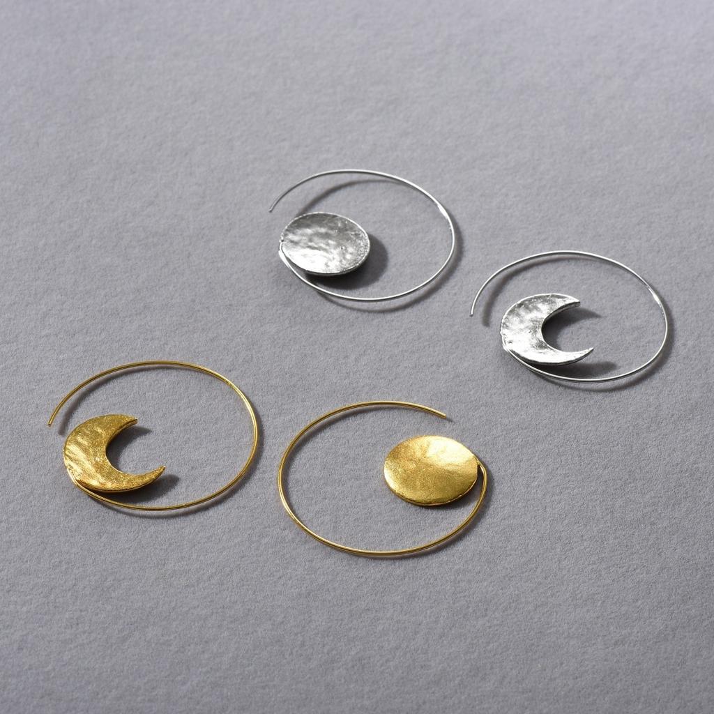 Premium Koperen 18K Echt Gouden Zon En Maan Cirkel Hanger Oorbellen, Gepersonaliseerde Trend, Modieuze En Unieke Oorbellen.