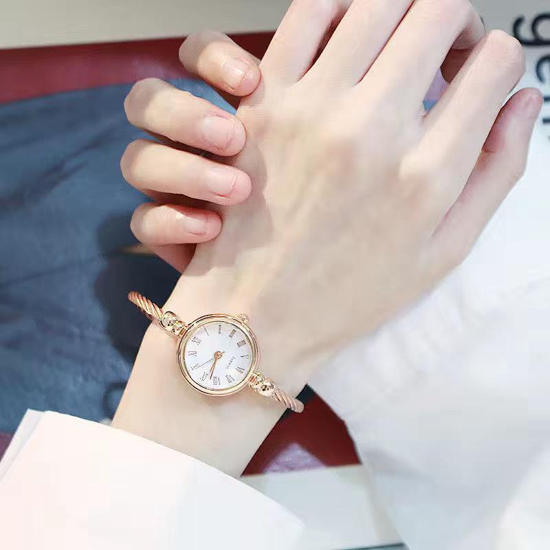 Women's Open Bangle Quartz Watch: Elegant and Simple Design