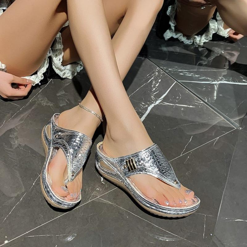 Pinch feet cool slippers women's summer new large size hollow metal slope heel cool slippers women