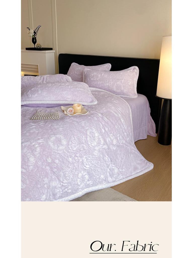 Luxurious 3D Rabbit Fur Trimmed Bedding Set: Includes Thick Warm Bed & Fitted Sheets - Minimalist Style