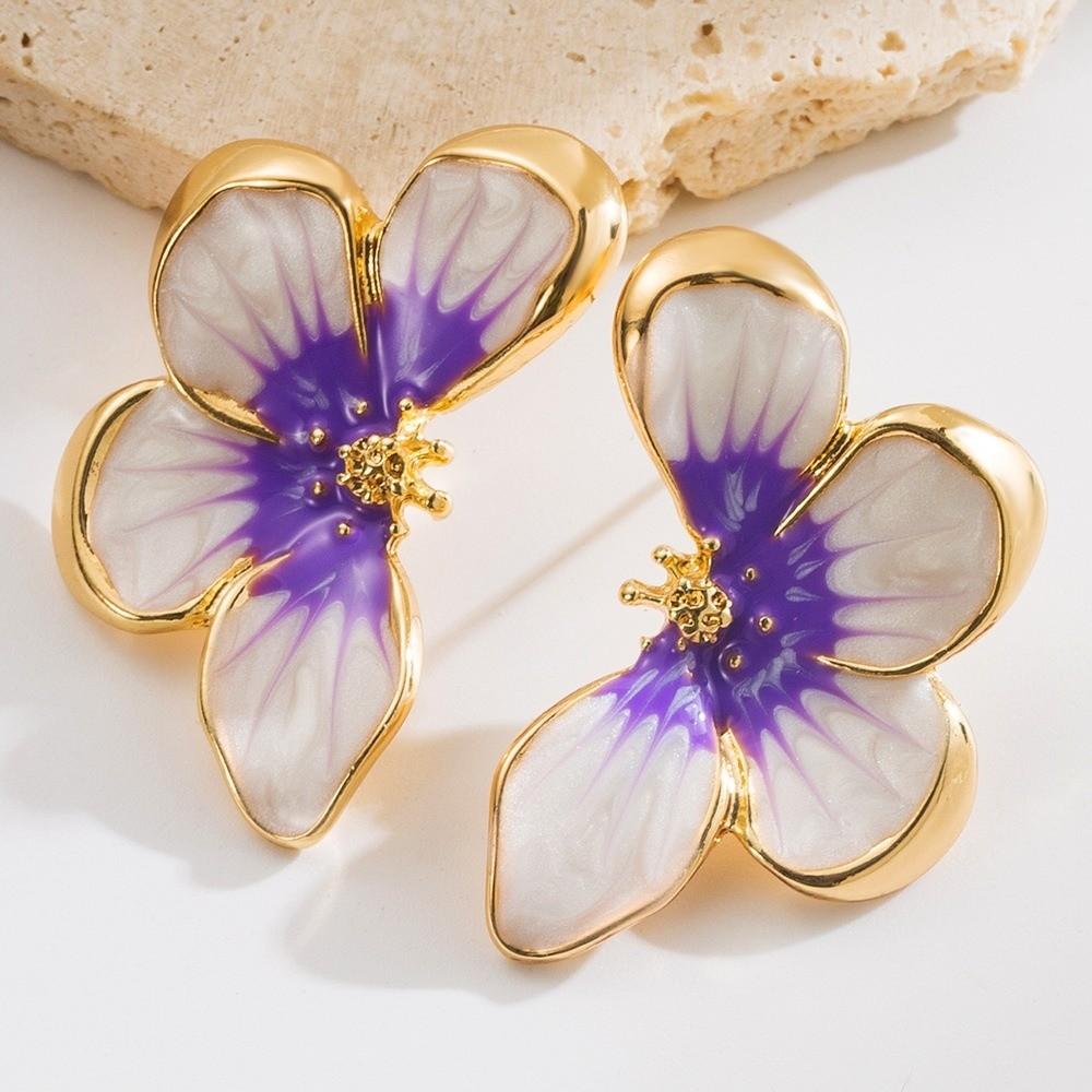 

Exquisite Butterfly Earrings Metal Floral Earrings Vintage Drip Oil Flower Stud Earrings Women