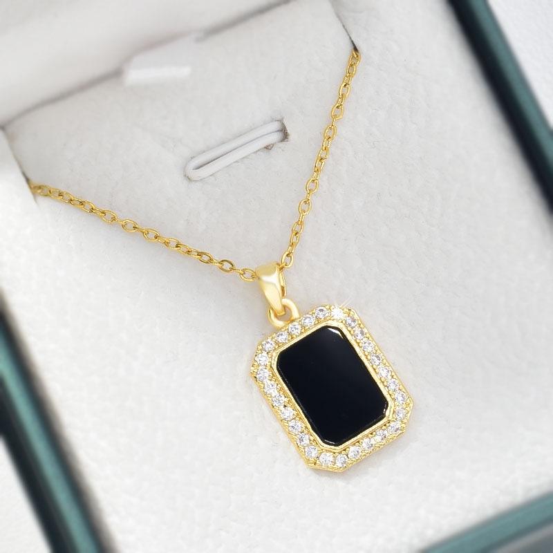 1 Pcs Black Square  Titanium Steel Necklaces Female Tie-in High Grade Sweater Chain Accessories Light Luxury Collarbone Cha