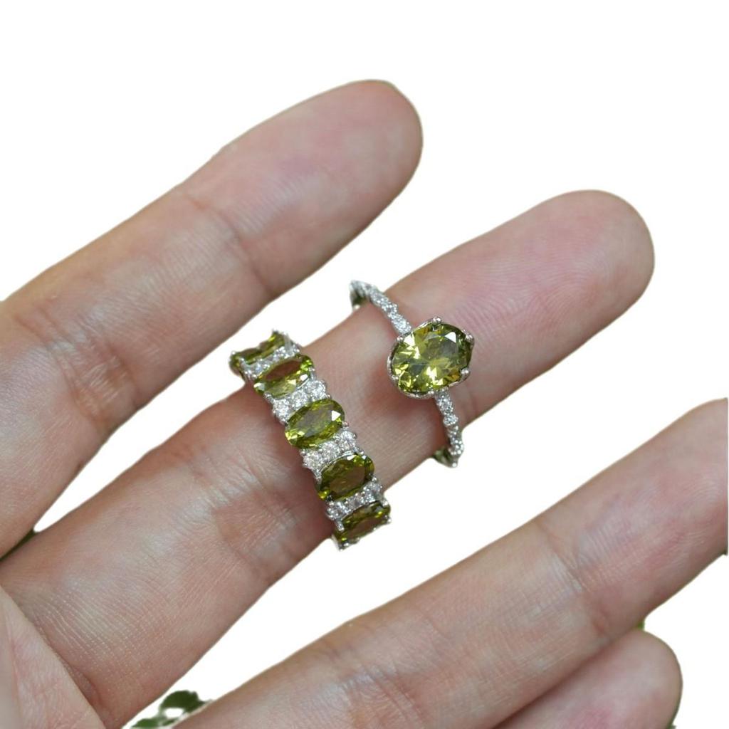 Olive Green Oval Diamond Inlaid Open Ring: Exquisite High-End Commuting Jewelry for Women