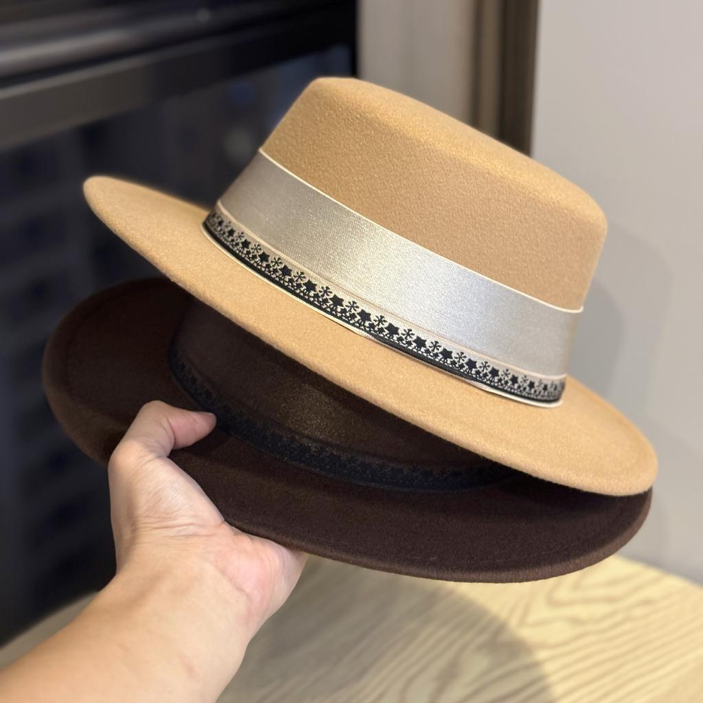 Höst- och vintergradient platt topp ullhatt för kvinnor Brittiskt mode Damers mångsidiga cylinderhatt Scenframträdande Jazzhatt för män