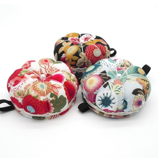 DIY Handmade Pumpkin Wristband Needle Holder Retro Pin Cushion Sewing Tools