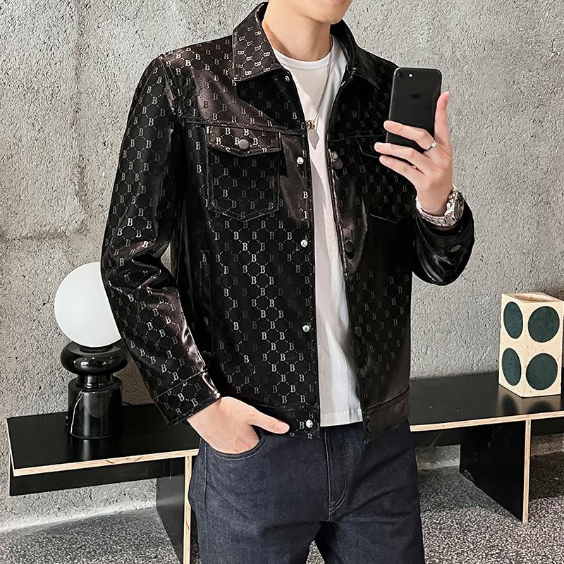 Frühling und Herbst neue Herrenmode vielseitige Lederjacke voller Druck B-Linie Polo-Ausschnitt Motorrad Trend PU-Ledermantel