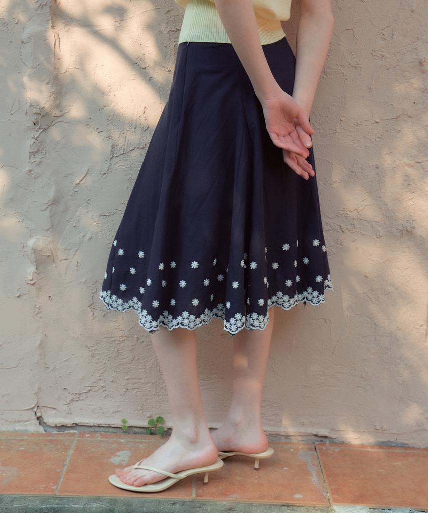 Aueonoseuteljia Prairie Flower Embroidered Skirt_Navy(Ob6Sk07)