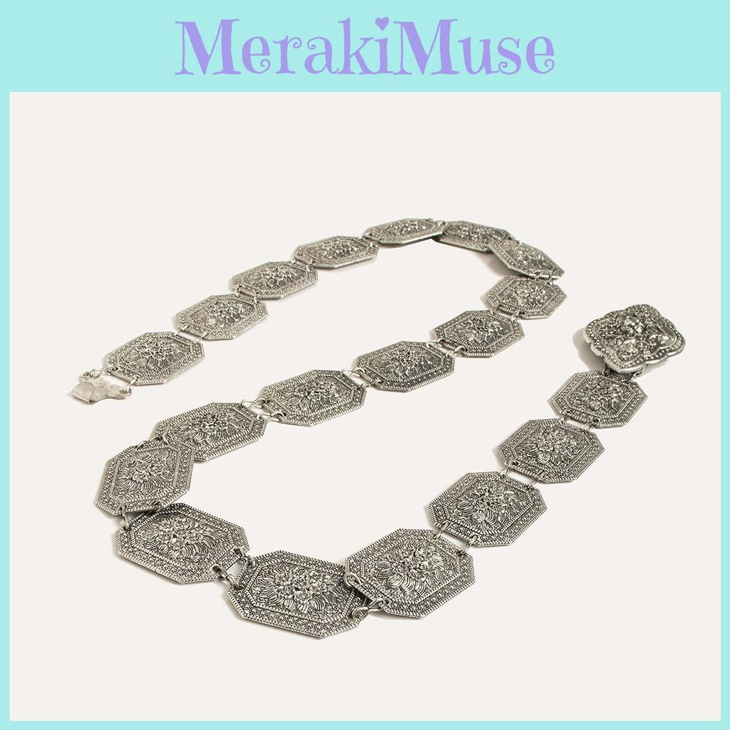 Von Folklore inspirierte Damen Metallbauchkette mit Gravur für Boho-Style-Outfits