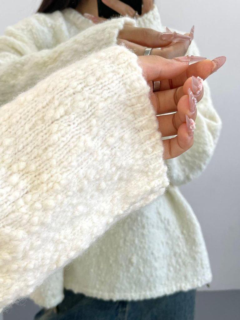 25 Winter Pearl Textured Wool Women's Loose Round Neck Sweater