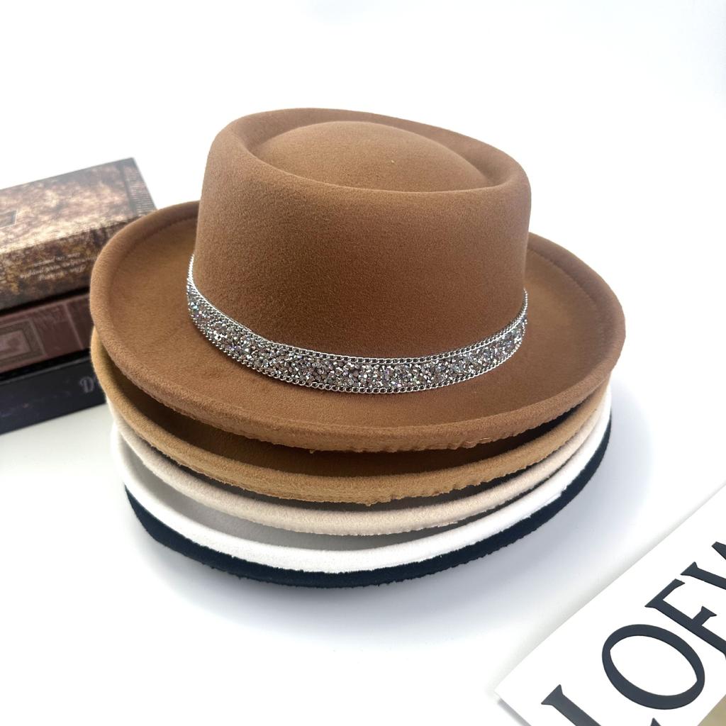 New 2025 Four Seasons Top Hat Diamond Felt Hat Rolled Edge Flat Top Fashion Versatile Sunscreen Women And Men