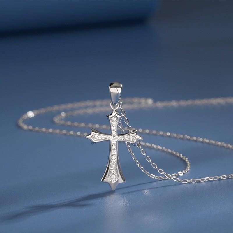 S925 sterling silver cross pendant necklace women s European and American autumn and winter sweater chain  high-end collarbone chain neck chain One Size