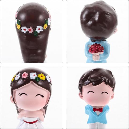 1 Pair Wedding Cake Topper Bride and Groom Resin Couple Statue Decorative Figurine Miniature Ornament for Cake Decoration
