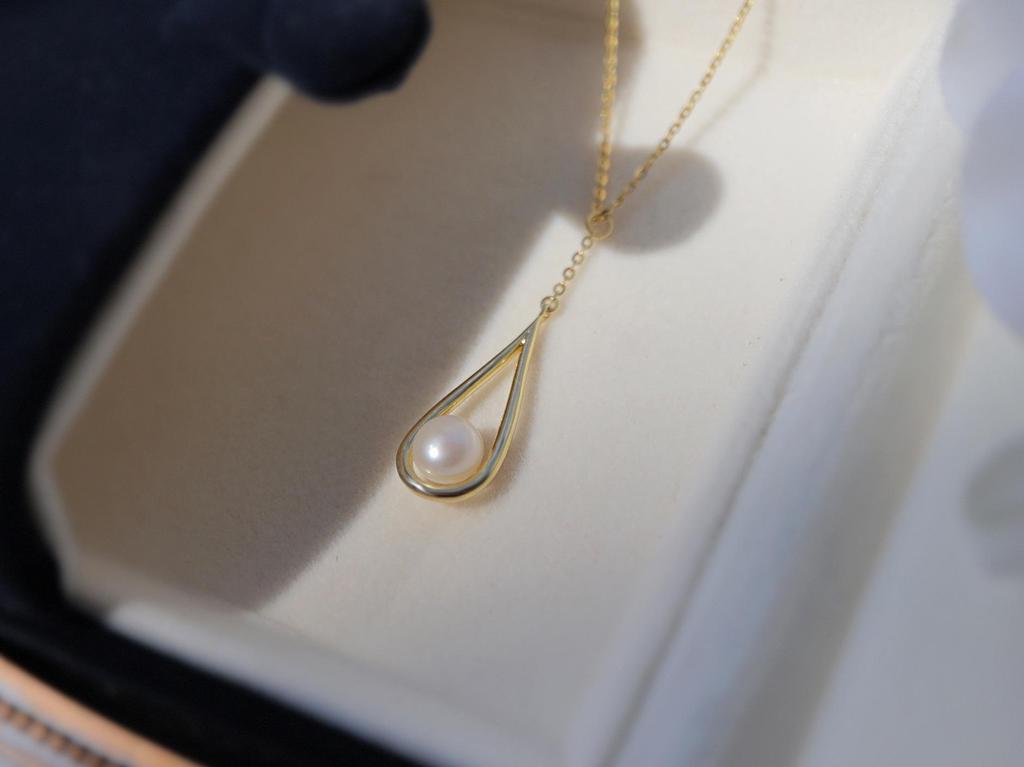 Gold-Plated Sterling Silver Water Drop Pearl Necklace - Retro Clavicle Chain for Women