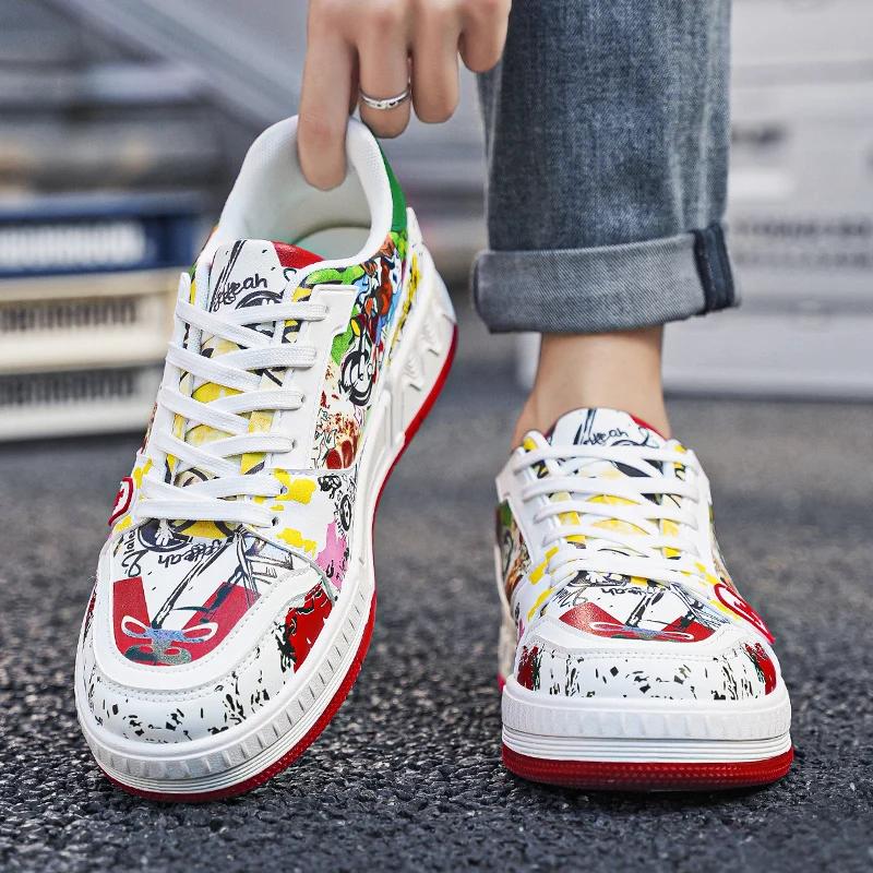 2024 Neueste Graffiti Color Blocked Herren Casual Sportschuhe Modische und Vielseitige Herren Leder Board Schuhe Größe 39-44
