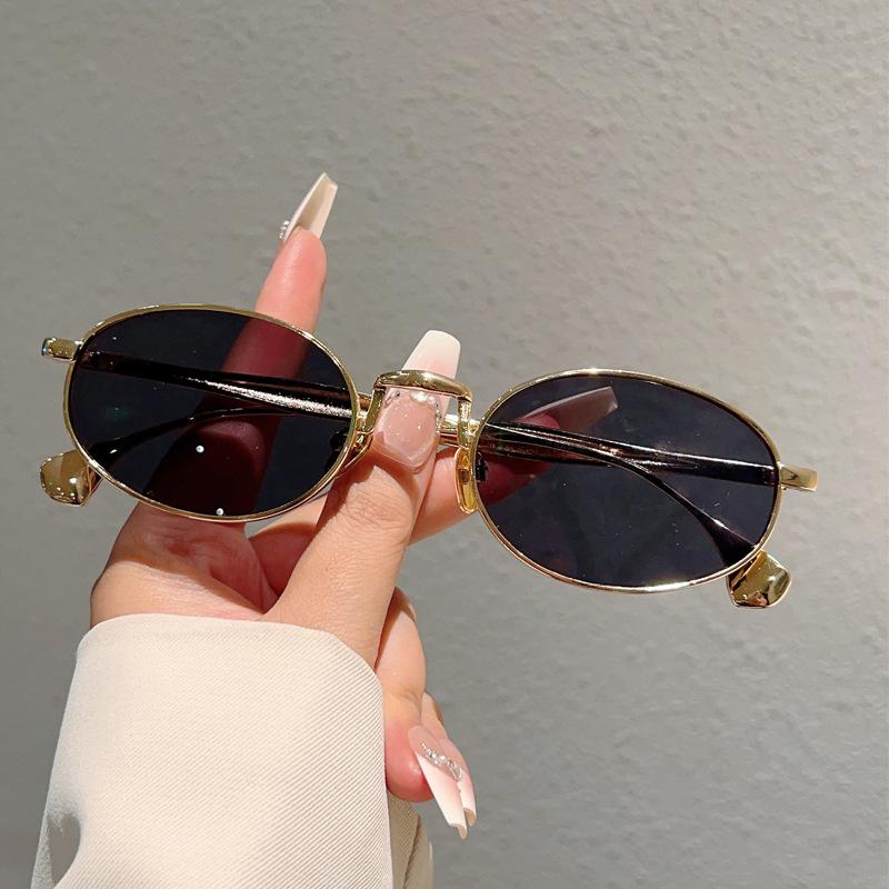 Vintage Retro Oval Sunglasses for Men and Women UV400 Protective Classic Metal Frame Sunglasses Outdoor Beach