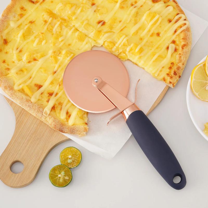 Household Kitchen manual stainless steel pancake cutter pizza rolling roller baking tool copper plated pancake cutter Rose Gold