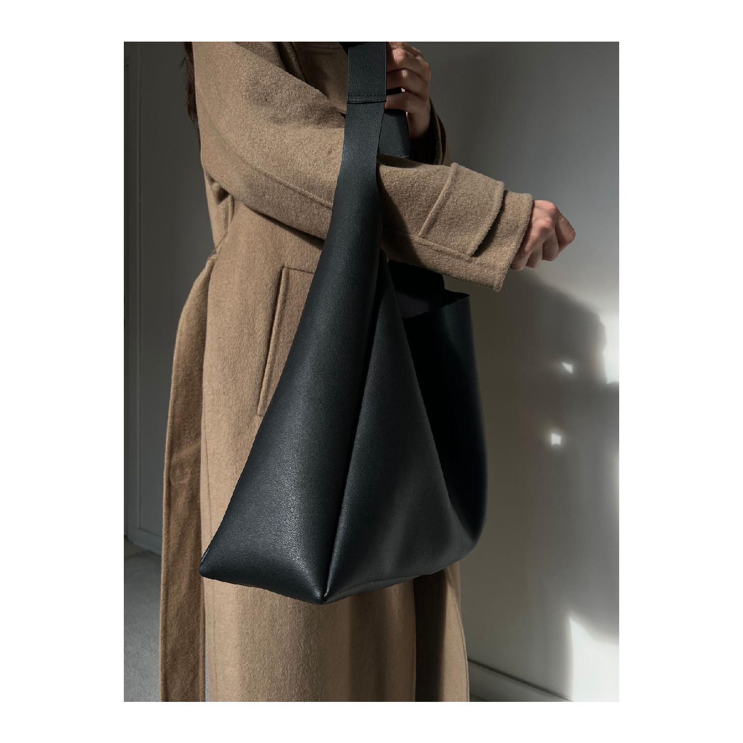 

Жіноча сумка Shopper Black Standart чорний