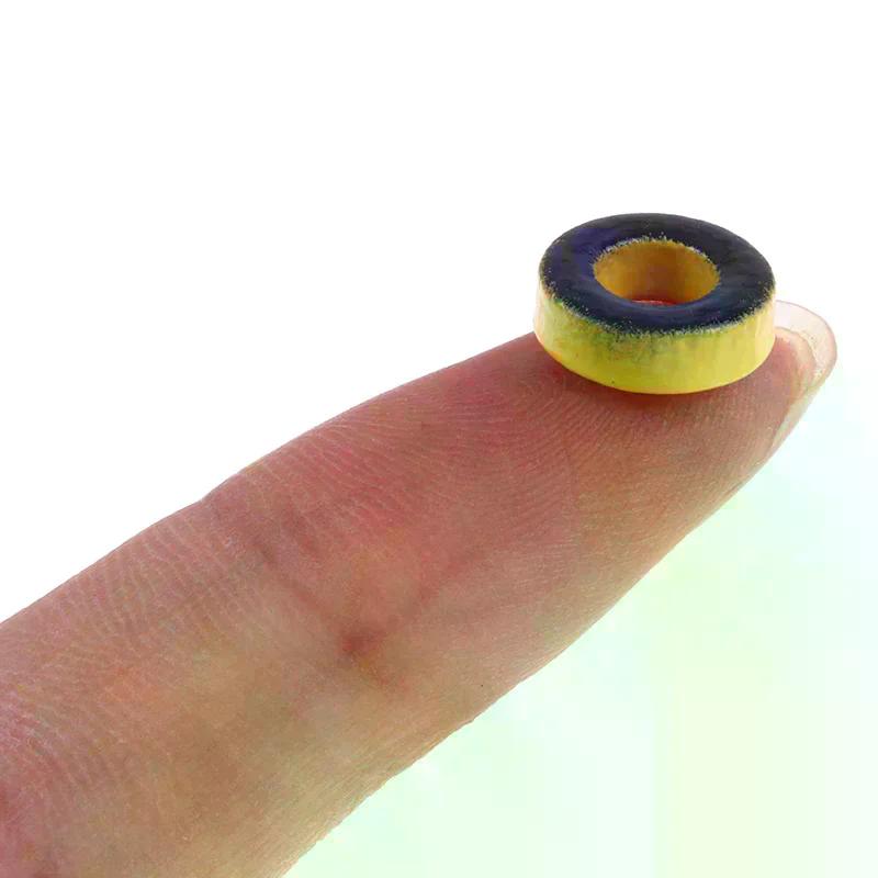 T37-6 Nuclei in polvere di ferro 9,5*5,2*3,3mm AL=3,0nH/N2 8,5uo Nucleo in polvere di ferro Nucleo toroidale in ferrite Rivestimento giallo grigio
