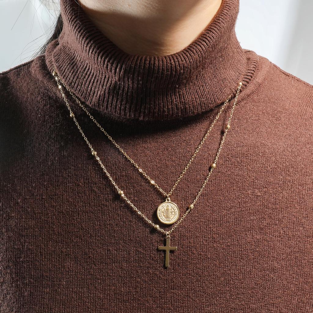 Nazareth Store Mehrreihige Kreuz-Halskette für Damen, edle 14 Karat vergoldete 45,7 cm lange Halskette mit der Medaille des Heiligen Benedikt, Schutzamulett, Kette, goldenes Halsband