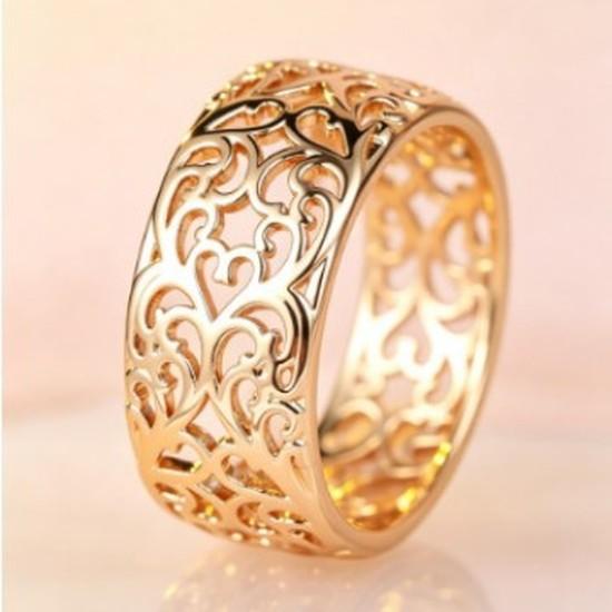 Vintage hollow pattern metal ring Light luxury everyday commuter heart vine wide band ring