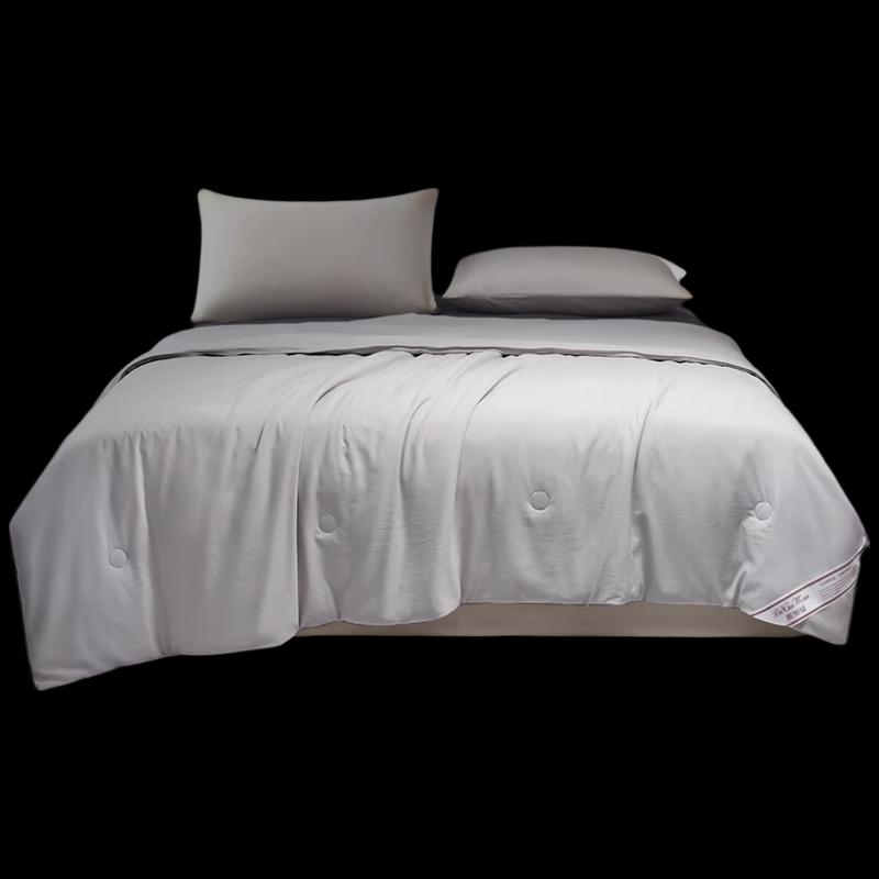 Bijiaman Silk-Feel All-Season Blended Quilt