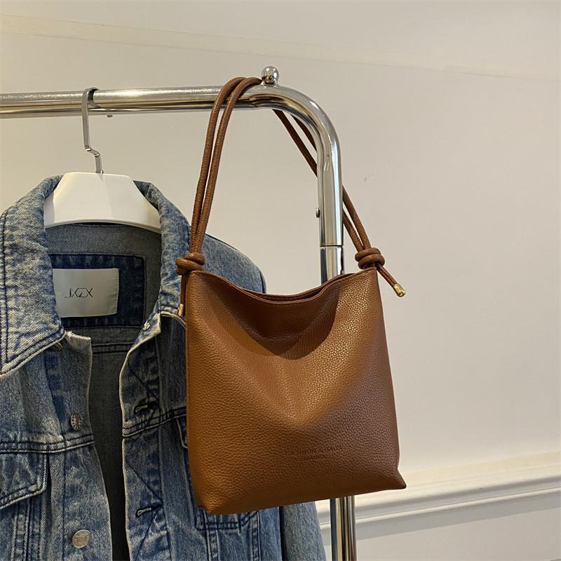 Chic Black Pu Bucket Bag For Women Stylish And Spacious Fall Fashion Handbag