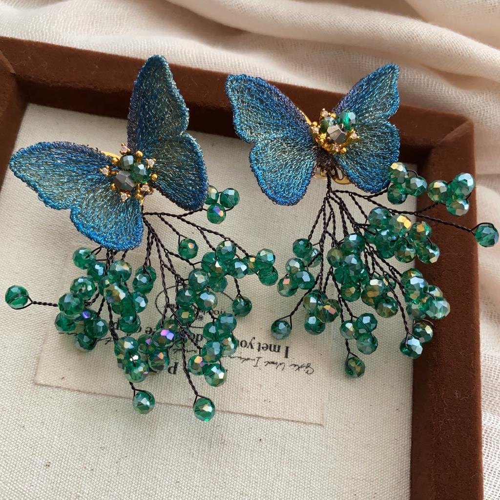 Butterfly crystal fringed stud earrings handmade crochet fresh and sweet fashion stud earrings women's light luxury exquisite removable