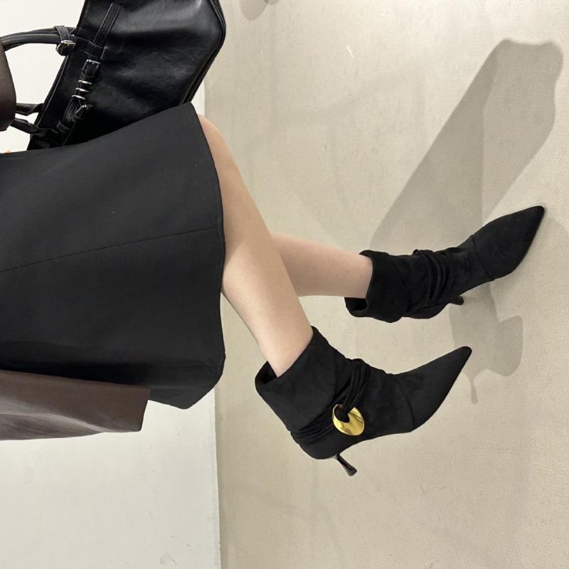 Retro pointed short boots women's 2025 new autumn versatile wasteland wind western cowboy boots thick heel pile boots
