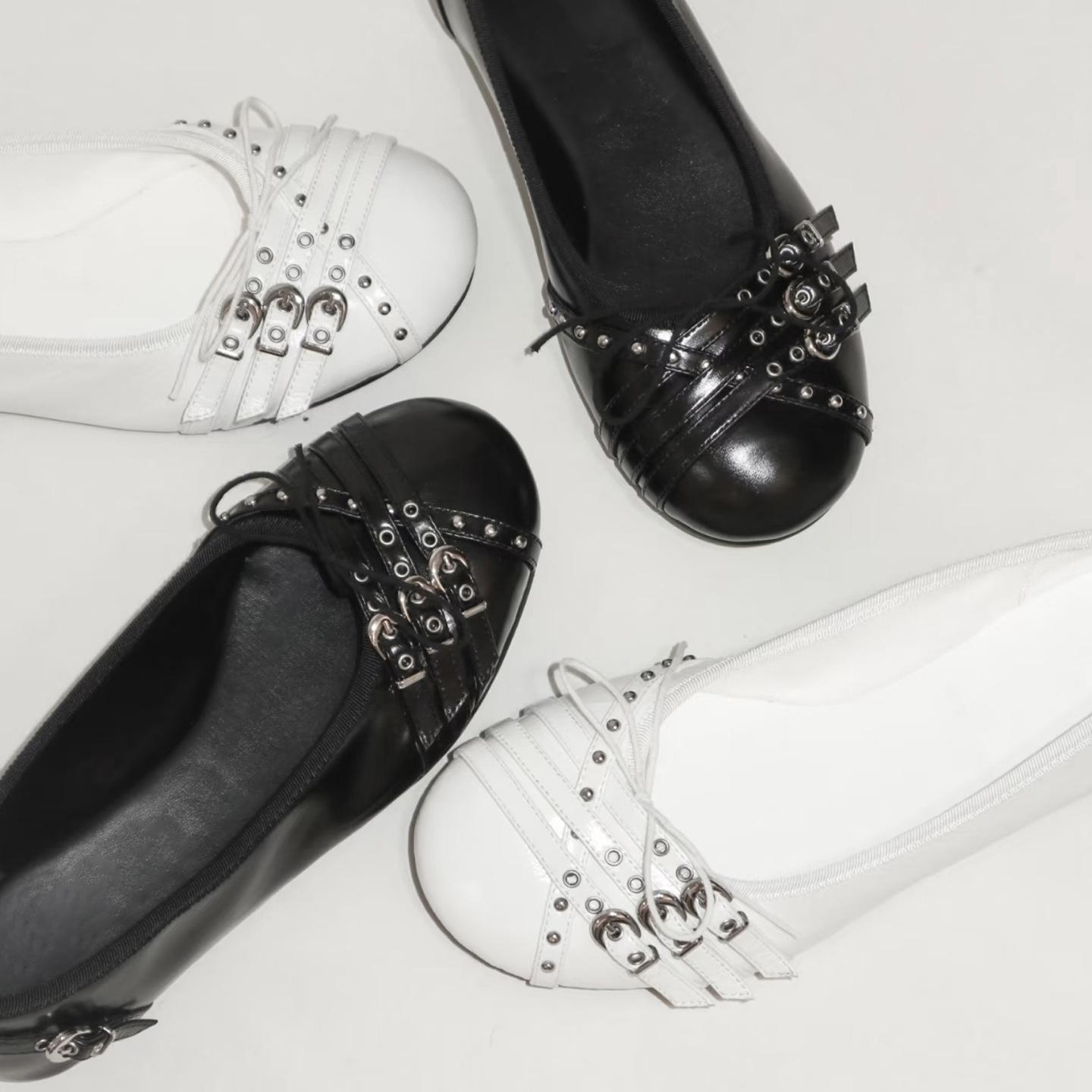 

Версия из коровьей кожи~ Панк балетки с бантом с мелким вырезом для женщин 2025 новые ретро повседневные одинарные туфли на внутренней платформе для женщин 40