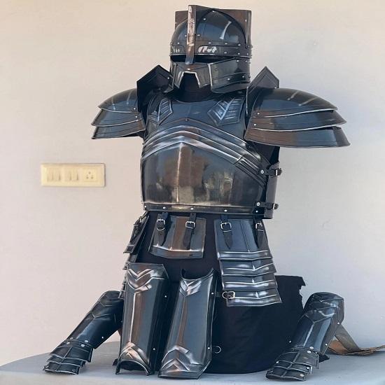 

Доспех рыцаря из гномьей стали Мории, полный доспех с кирасой, наплечниками, наручами, поножами, шлемом, косплей, ЛАРП