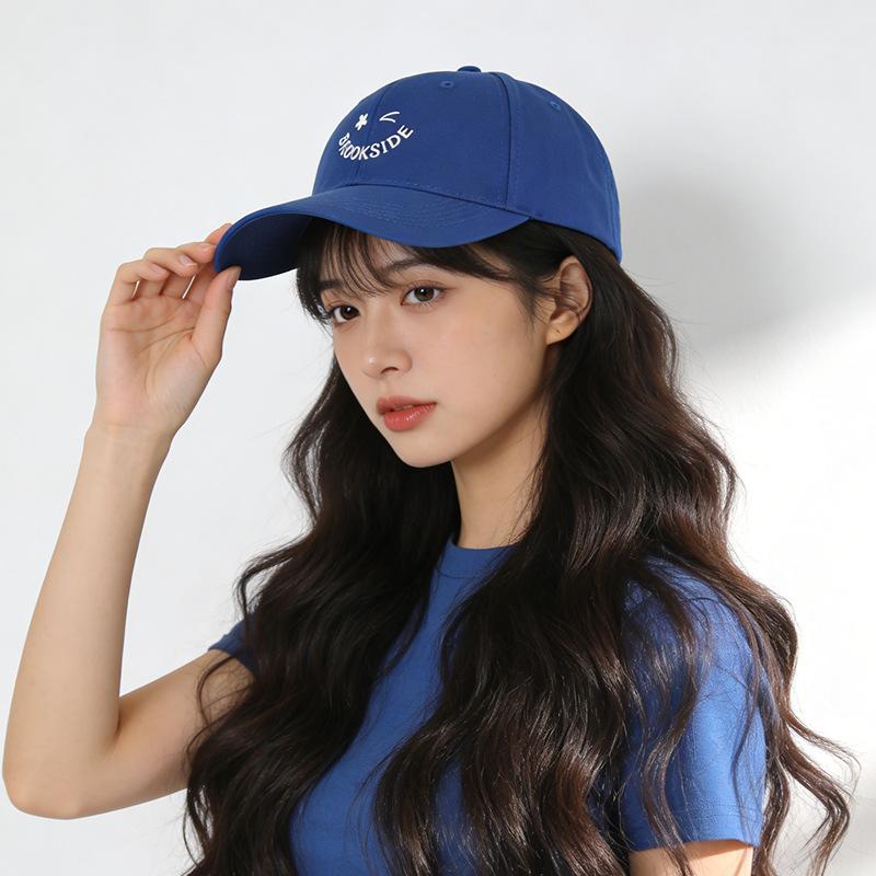 

Baseball cap versatile street couple showing face small visor hole retro cap man regular fit