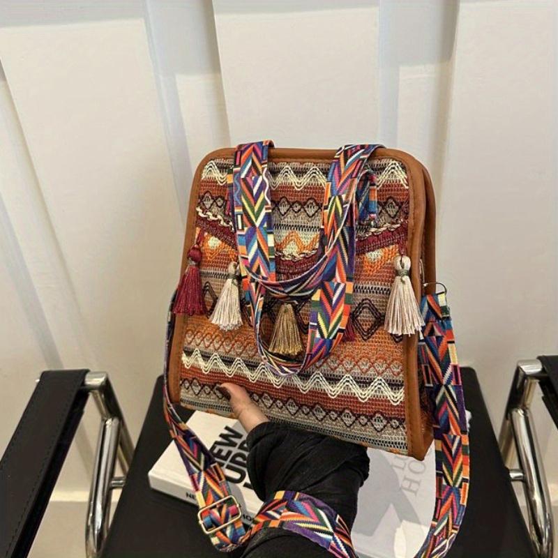 

Стильная сумка через плечо One Boho Chic с вышивкой для женщин, регулируемый ремень, складная конструкция с застежкой-молнией