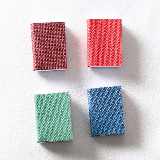 4Pcs 1/12 Miniatur Farbige Buch Puppenhaus Möbel Zubehör Kinder DIY Spielzeug