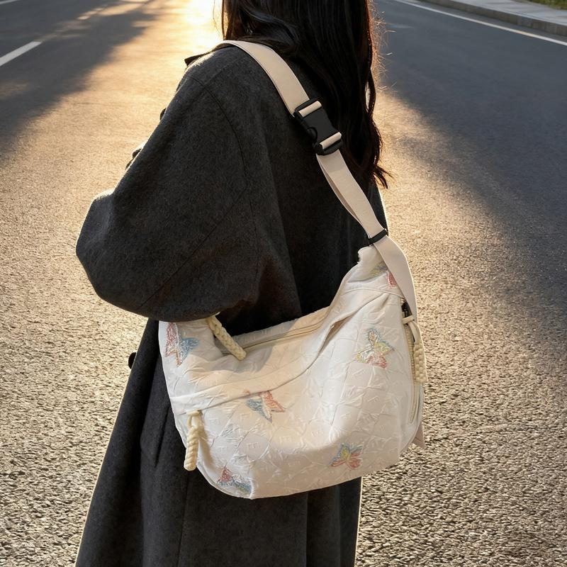 Washed anti-wrinkle messenger bag women's autumn and winter fashion single shoulder large capacity messenger class commuter dumpling bag